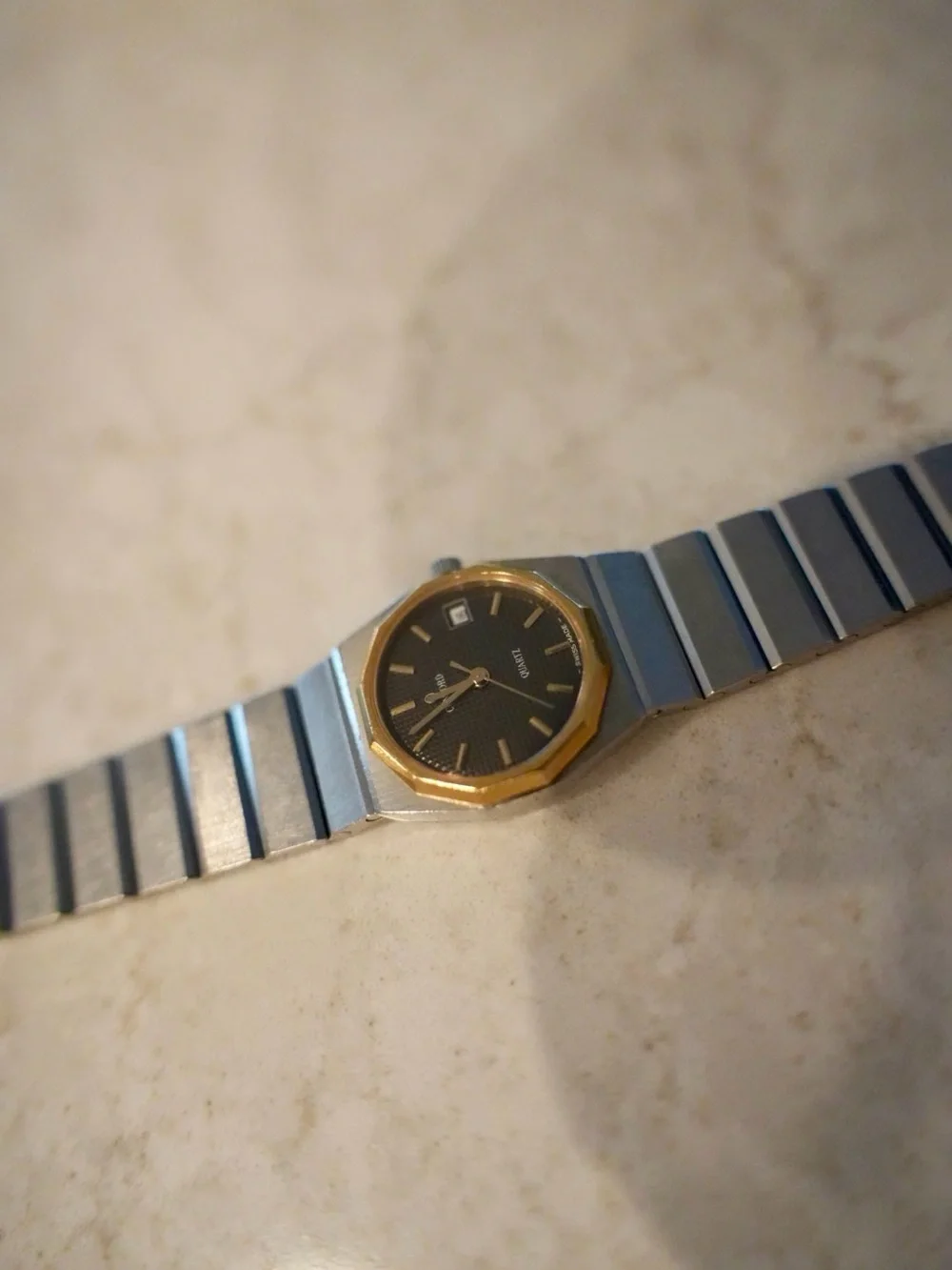 Vintage Ladies Concord Mariner SG watch 18k gold bezel accent